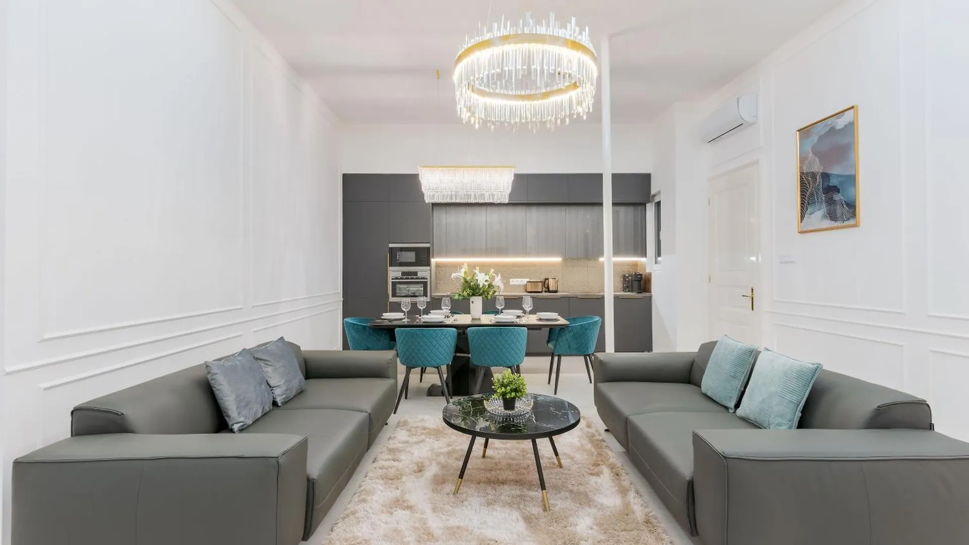 High-End Grand Elizabeth Residence Next To The New York Cafe Budapest 0*,  Ungheria