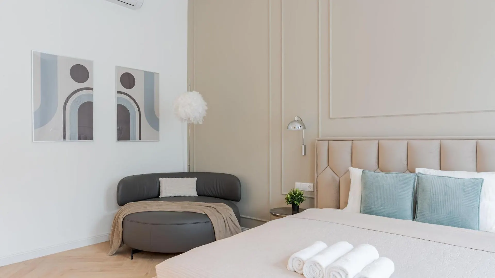 High-End Grand Elizabeth Residence Next To The New York Cafe Budapest Ungheria