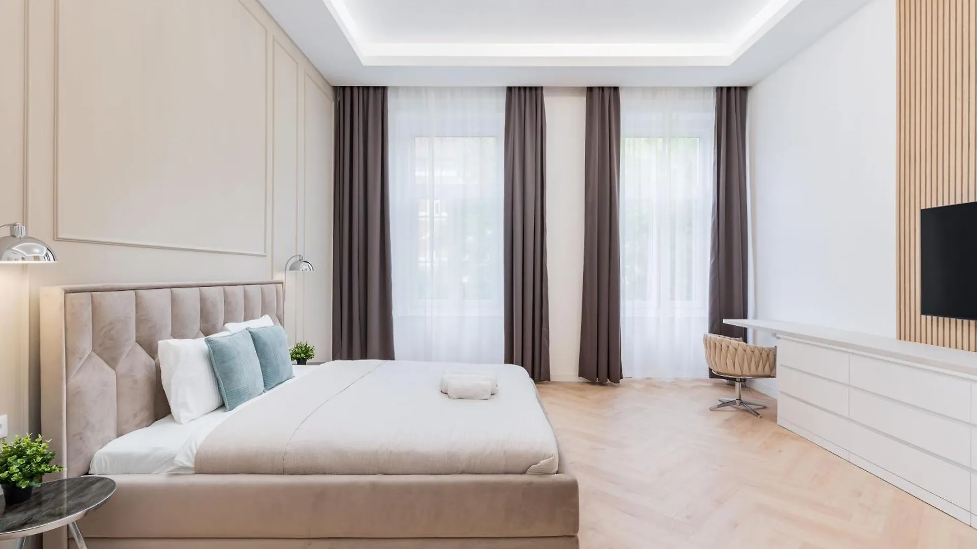 High-End Grand Elizabeth Residence Next To The New York Cafe Budapest Appartamento