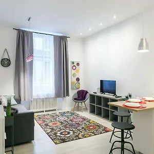 Ella Apartmán